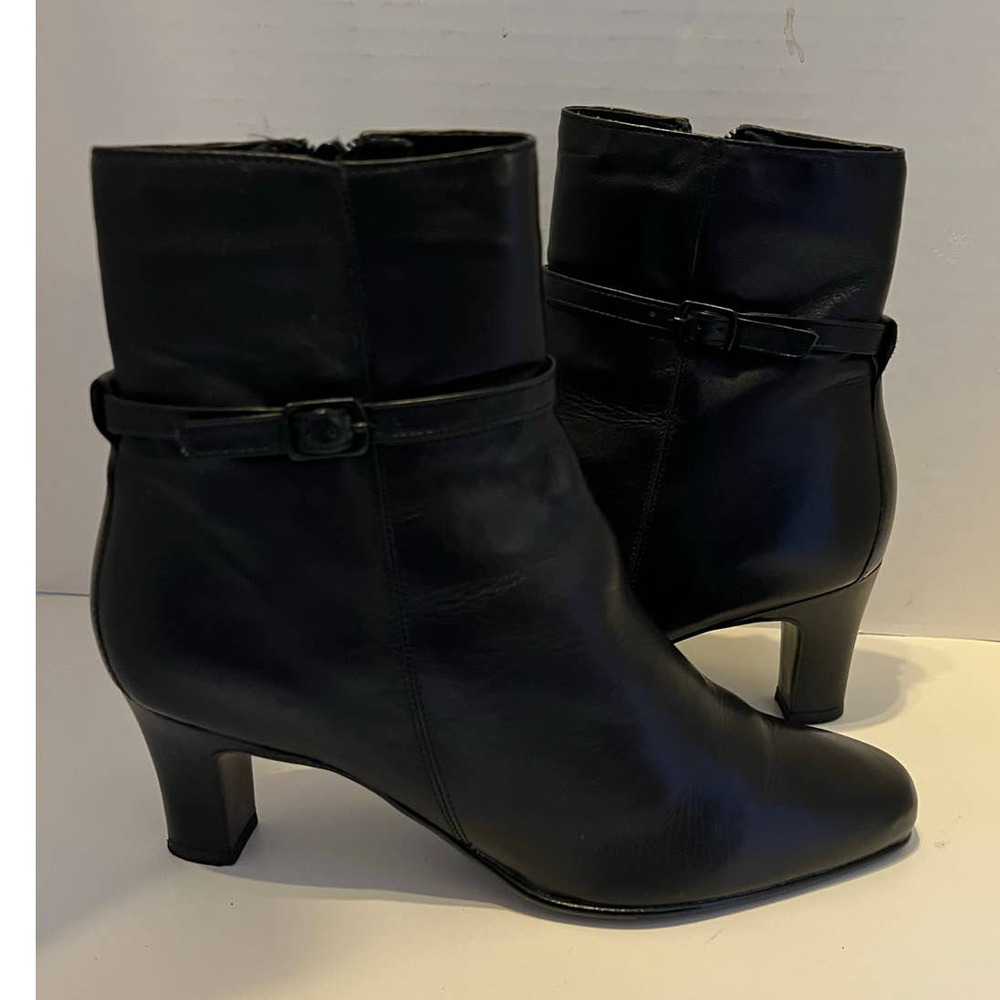 Leather Hunt Club Boots, Ankle High Size 7 with 1.5"Heel